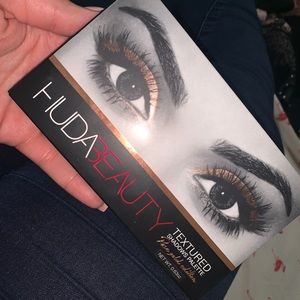 Huda Beauty Rose Gold Eyeshadow Palette